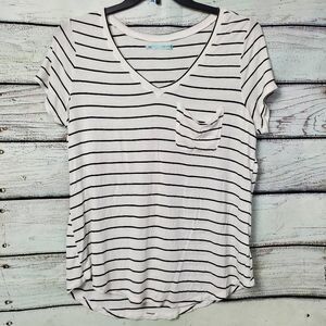 Maurices Large White Navy Stripe V-Neck SS Tunic